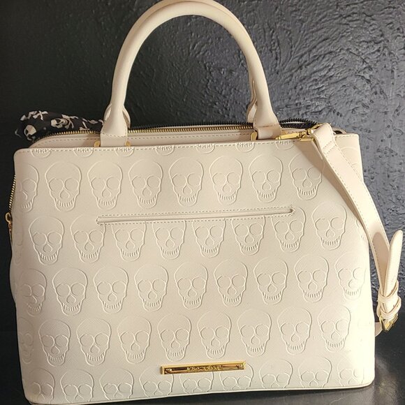 Betsey Johnson Skull Purse Crossbody Bag Embossed Skulls - Picture 4 of 6